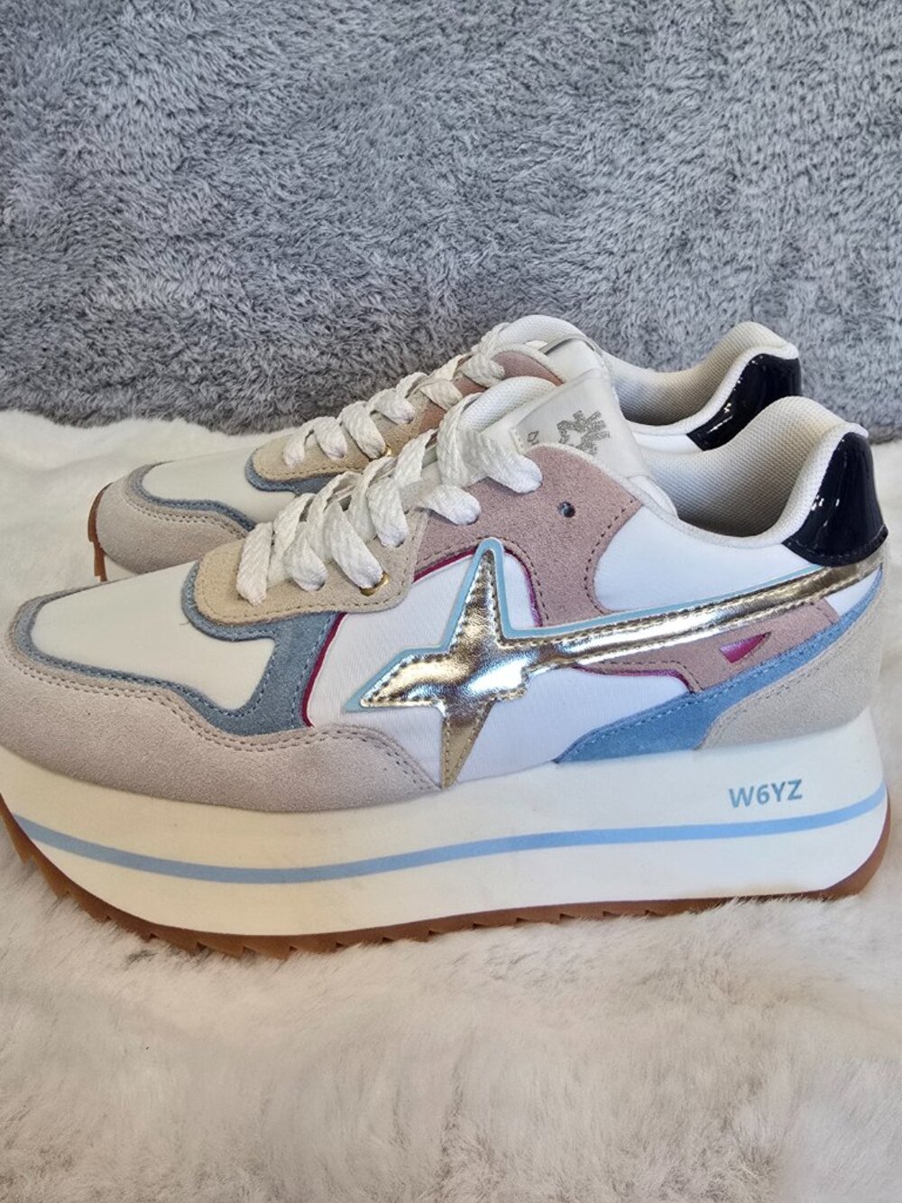 W6YZ Deva W Suede Lace Up Platform Sneakers White Light Blue Womens Size 5.5 NEW